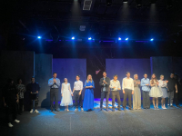 С Премьерой!